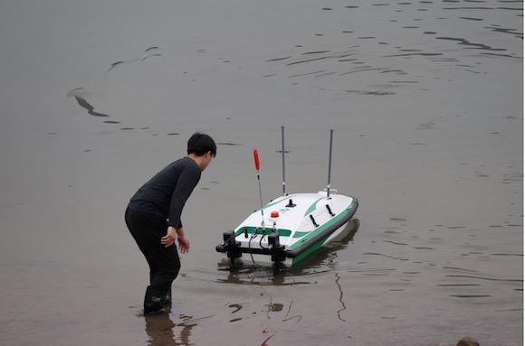 無人船